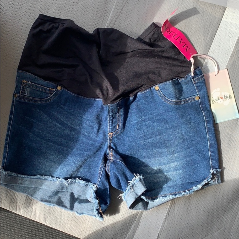 Maternity shorts